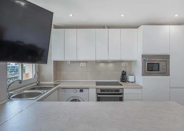 – Puerto Banus, Locrimar 3 *